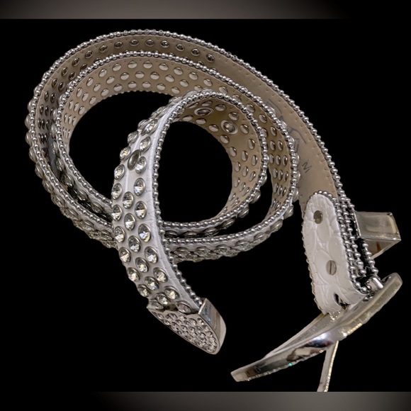 DNA Premium White & Silver Diamond Rhinestone Cowgirl Crocodile Belt - Picture 3 of 13